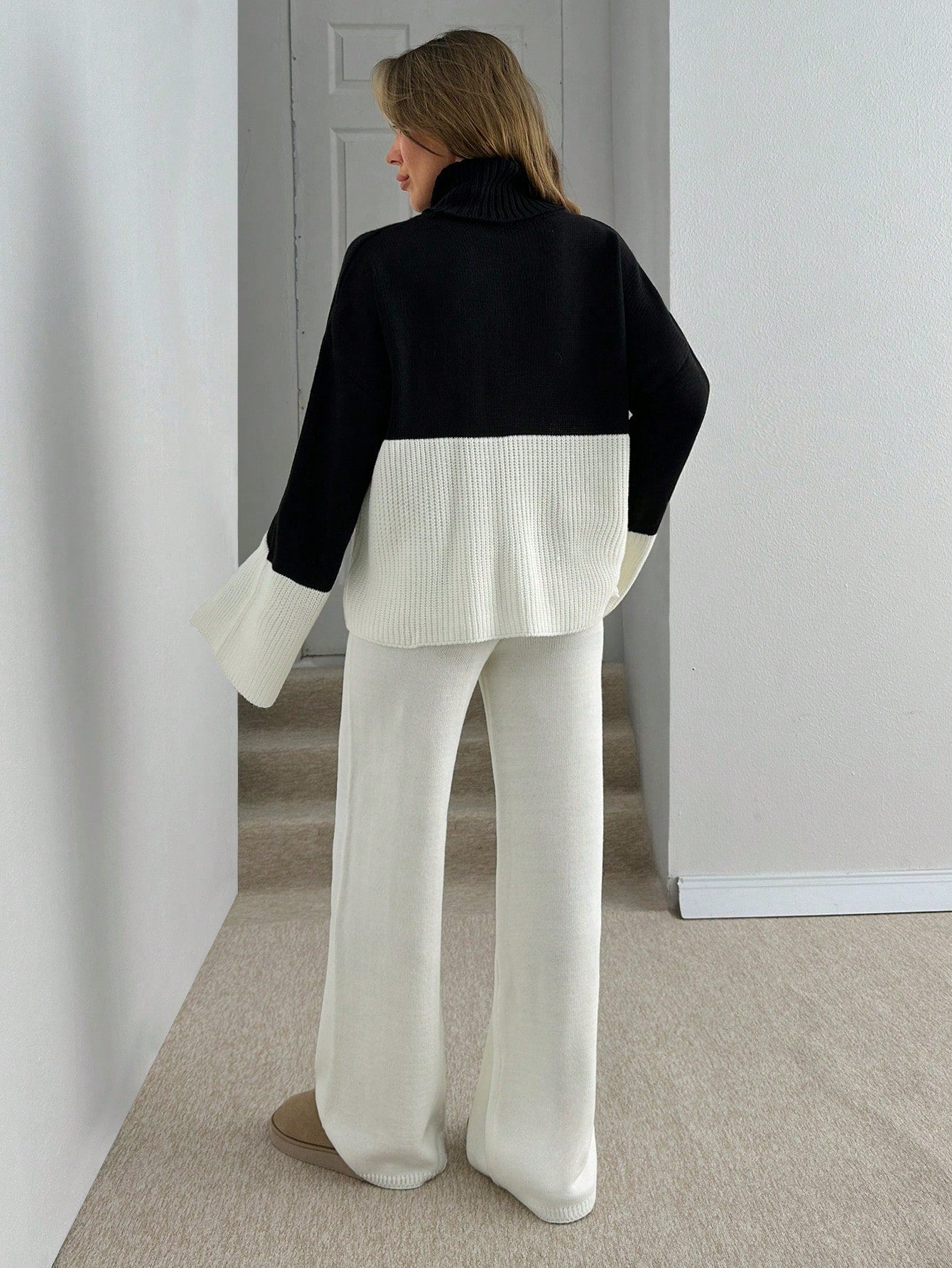 Colorblock Turtleneck Knit Lounge Set – Black & Ivory