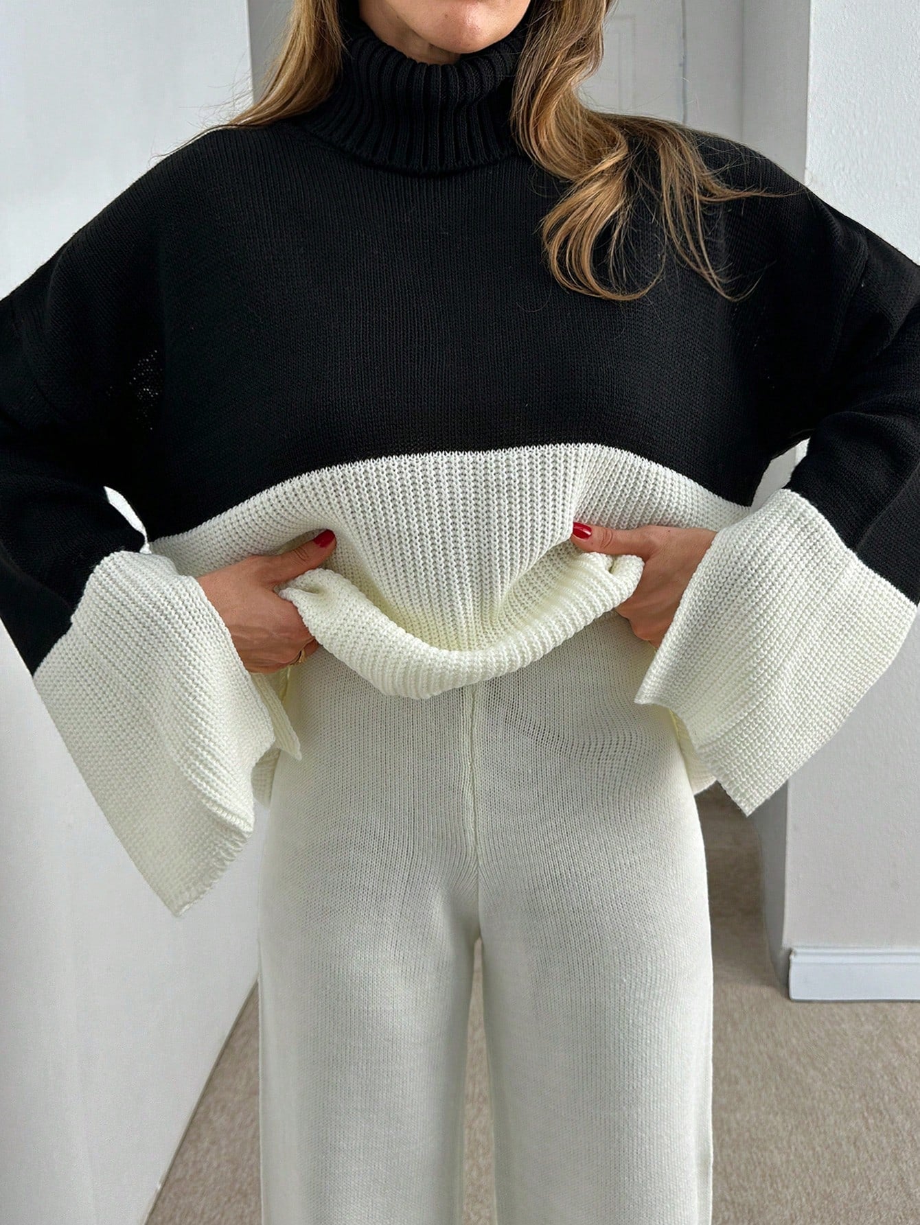 Colorblock Turtleneck Knit Lounge Set – Black & Ivory